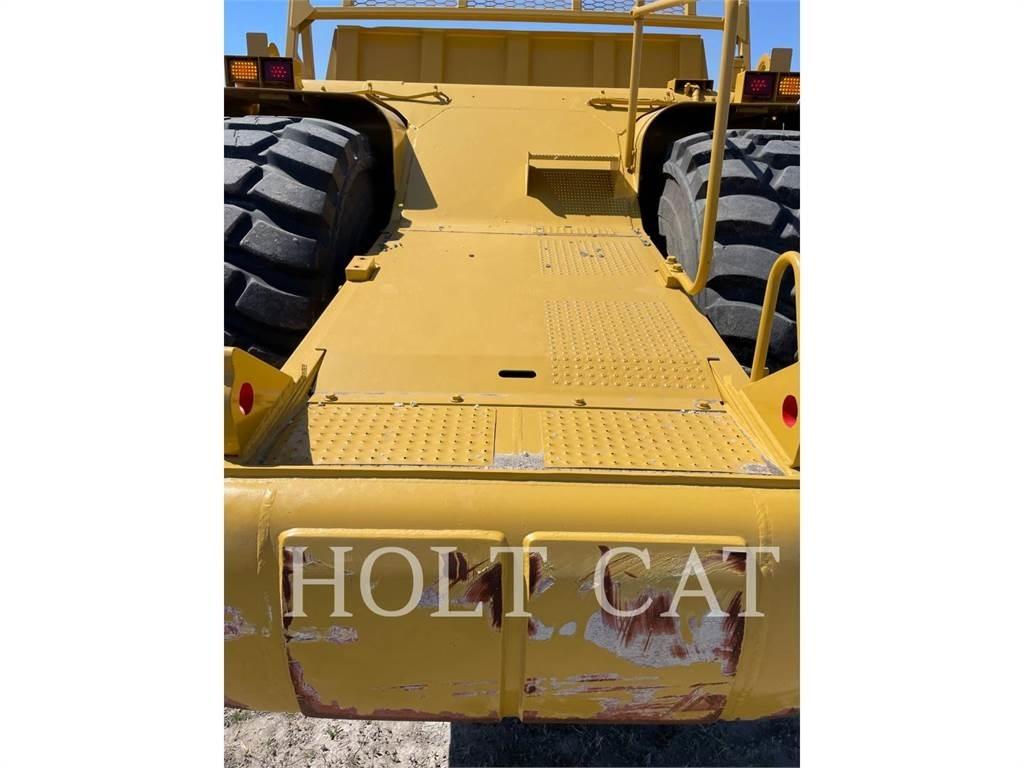 CAT 621G Strugači