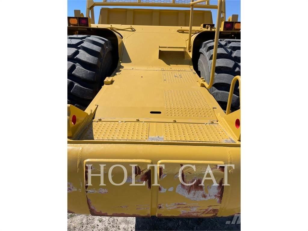 CAT 621G Strugači