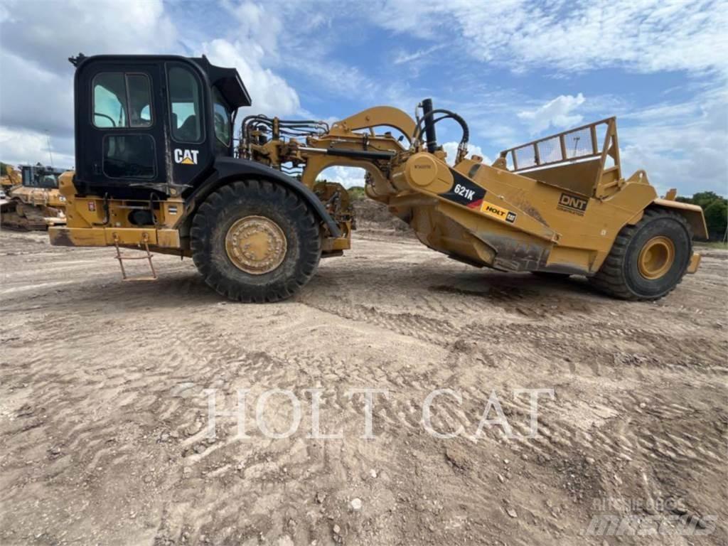 CAT 621K Strugači