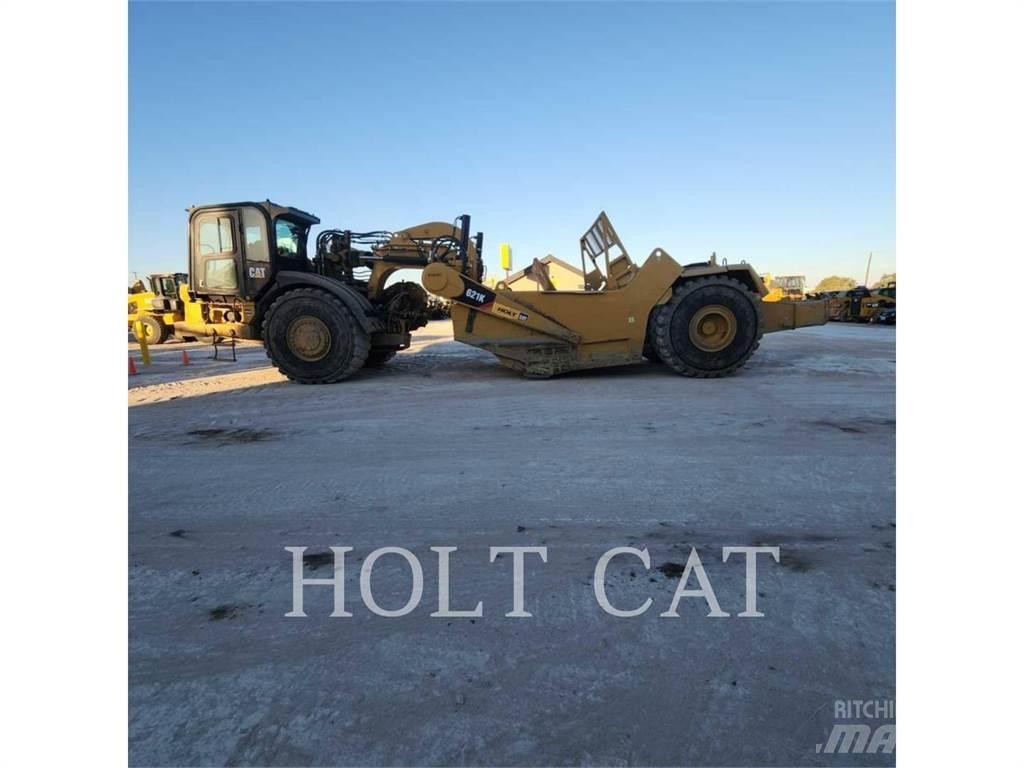 CAT 621K Strugači