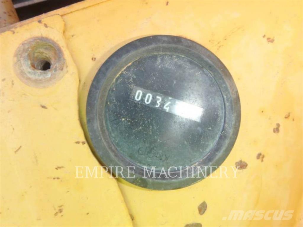 CAT 623E Strugači