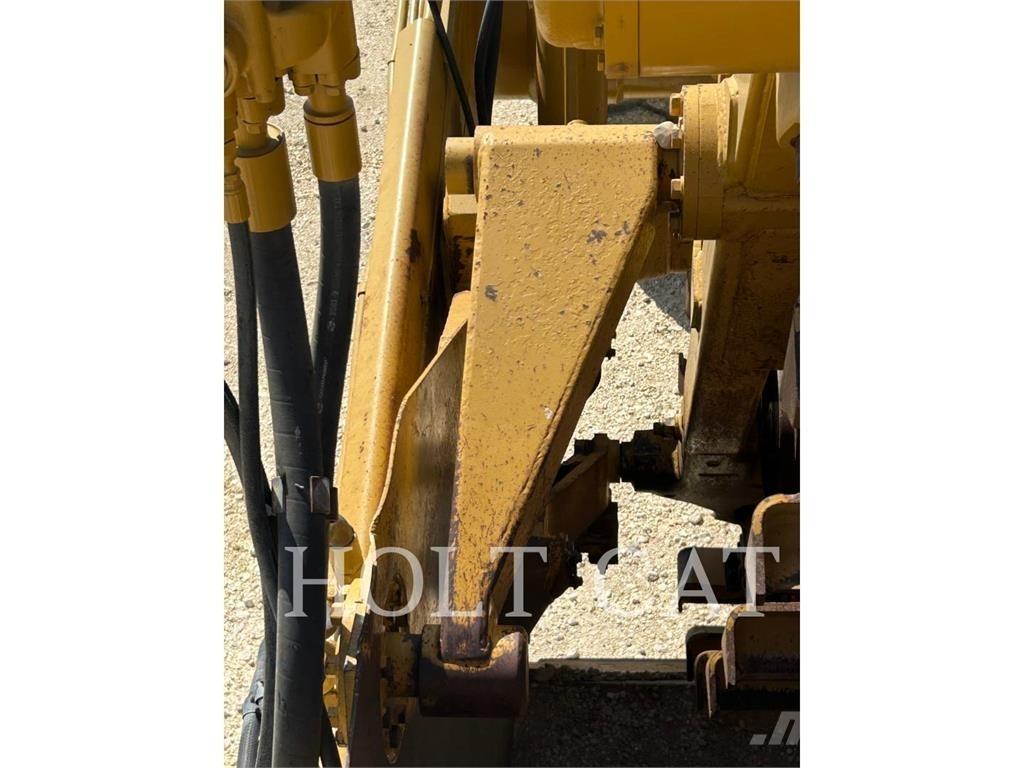 CAT 623F Strugači