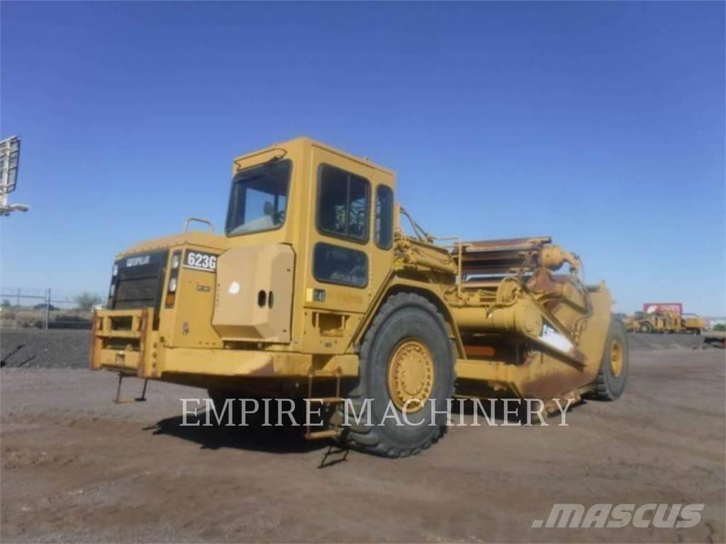 CAT 623G Strugači