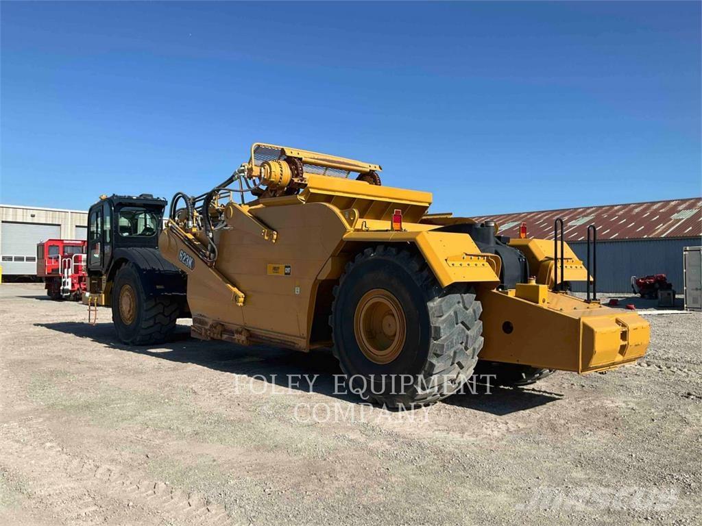 CAT 623K Strugači
