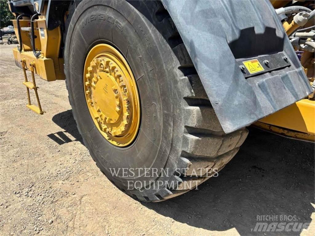 CAT 623K Strugači