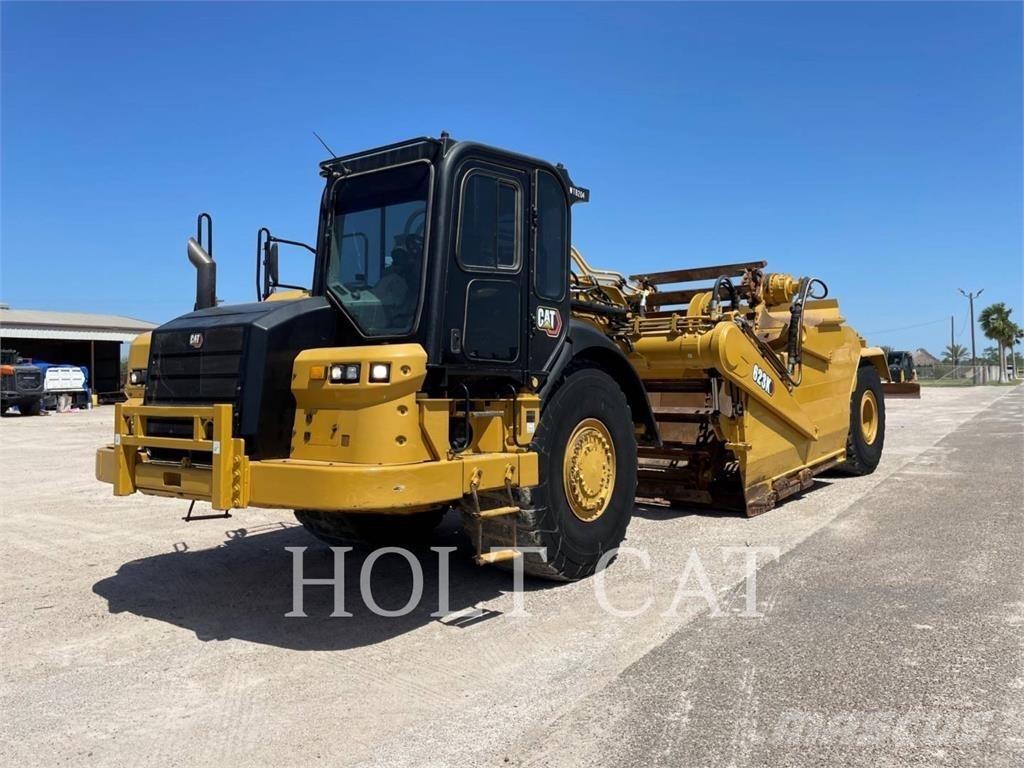 CAT 623K Strugači