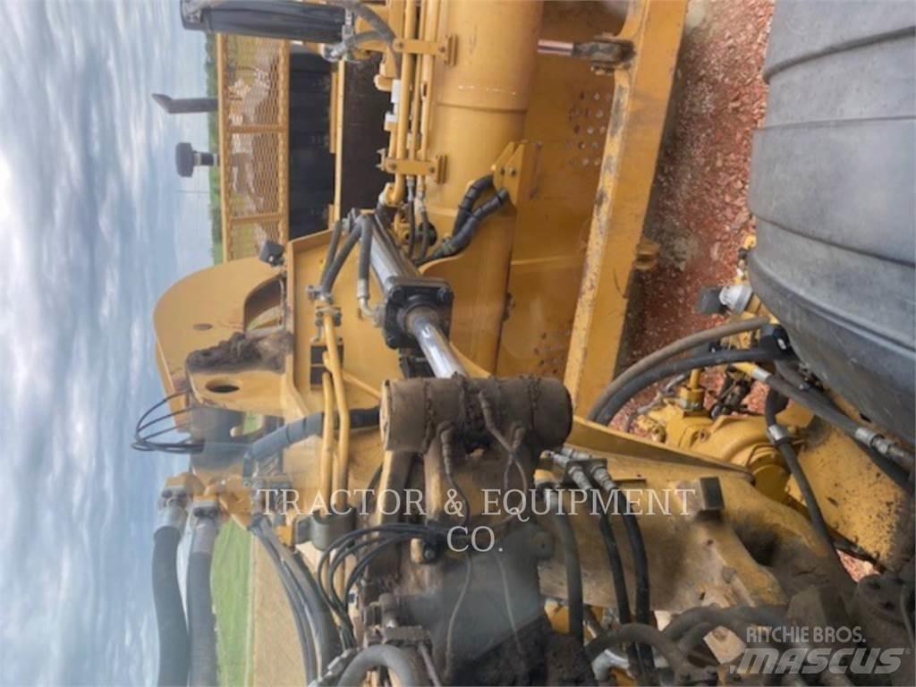 CAT 627H Strugači