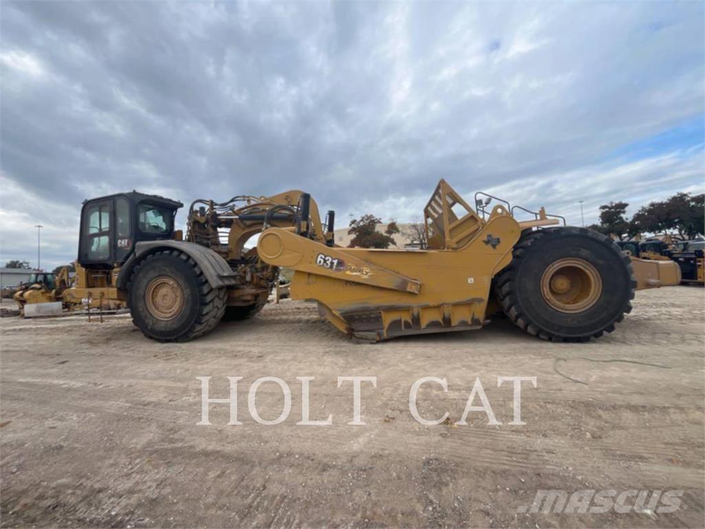 CAT 631 Strugači