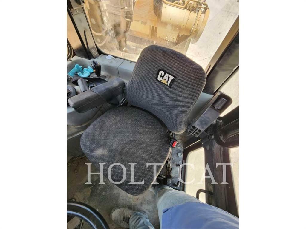 CAT 631G Strugači