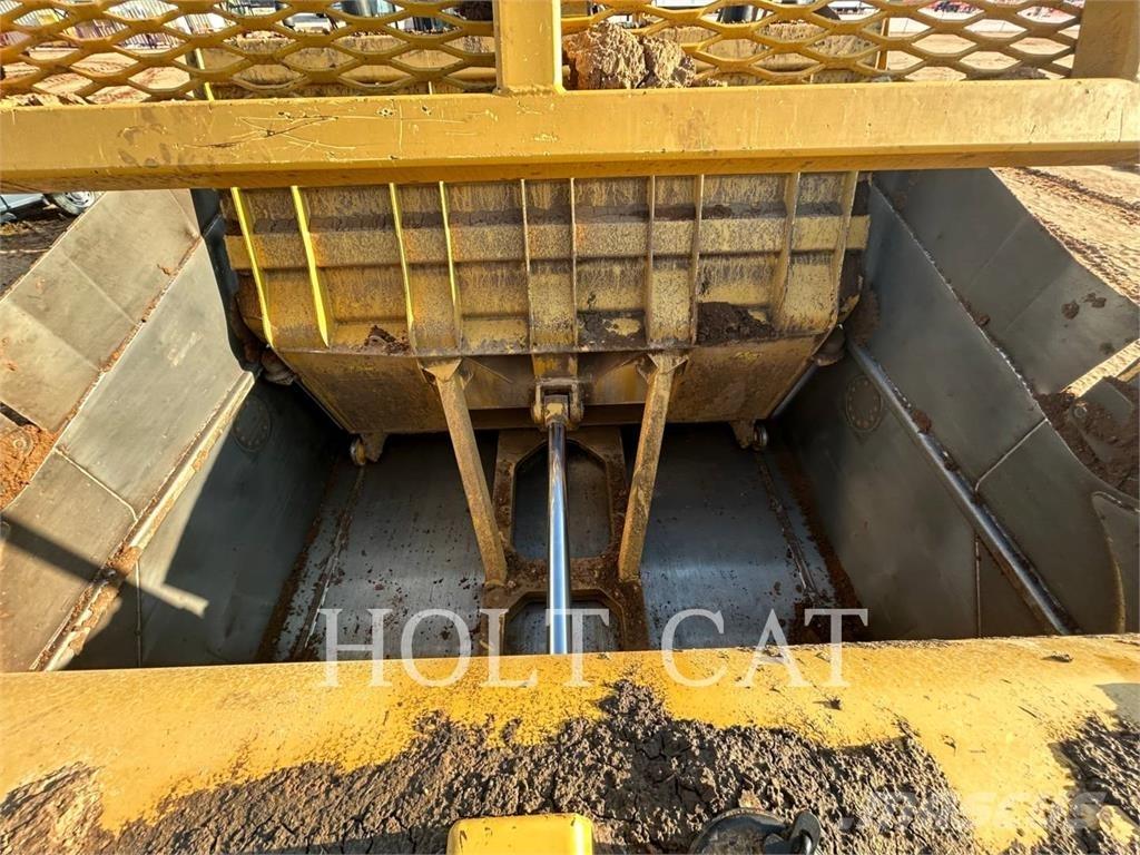 CAT 631K Strugači