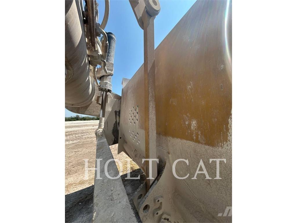 CAT 631K Strugači
