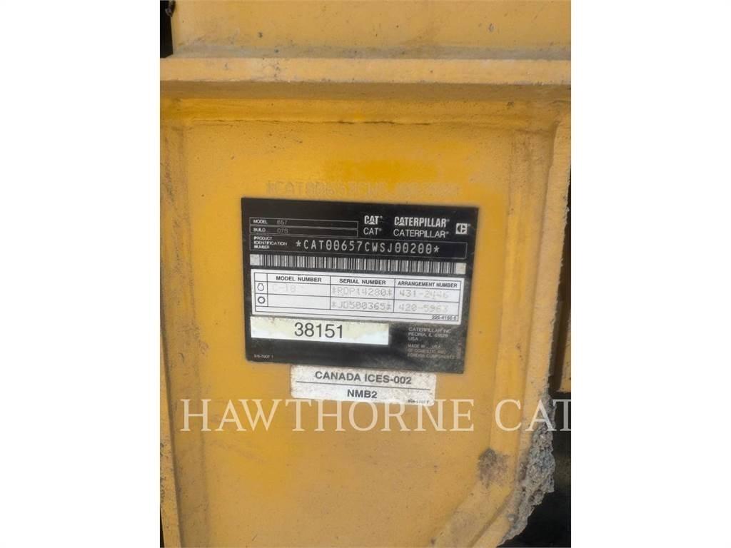 CAT 657 Strugači