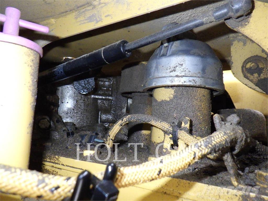 CAT 735 Zglobni demperi