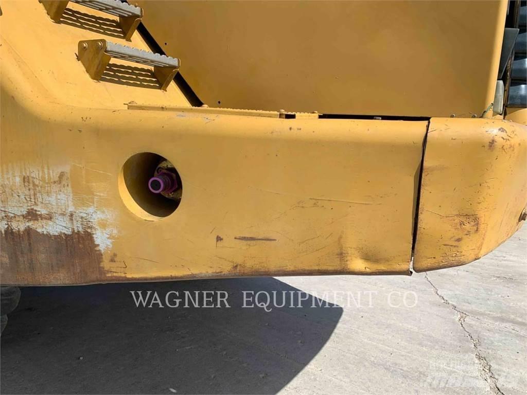 CAT 740 Zglobni demperi