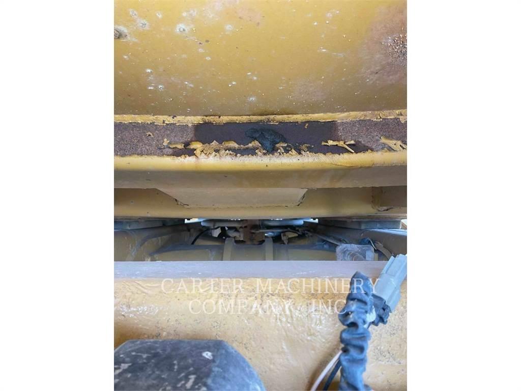 CAT 740 Zglobni demperi