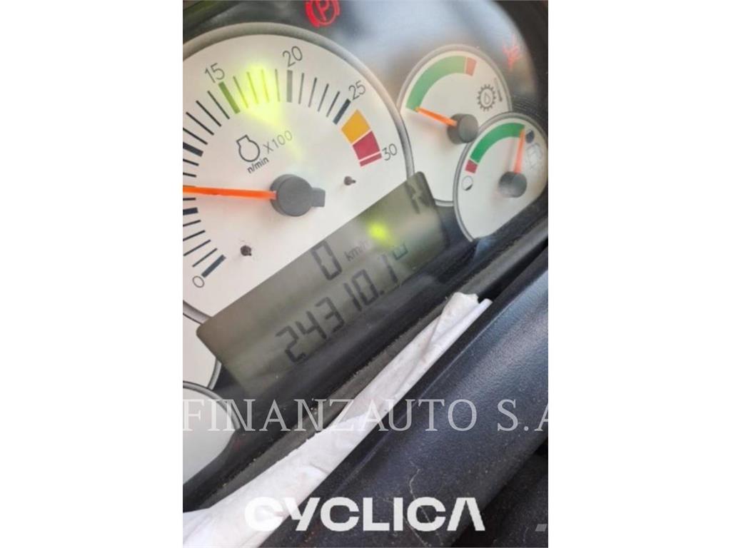 CAT 740 Zglobni demperi