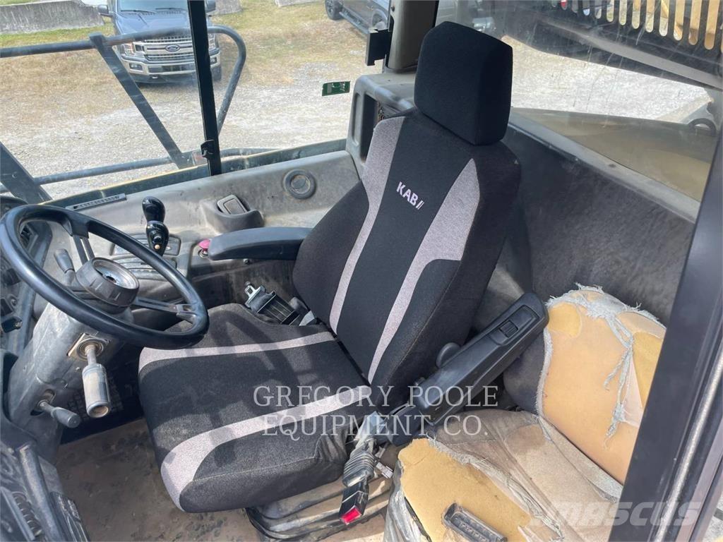 CAT 740 Zglobni demperi