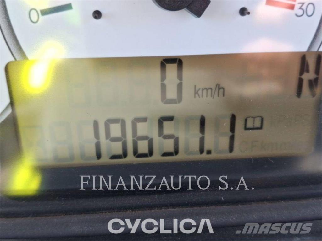 CAT 740 Zglobni demperi