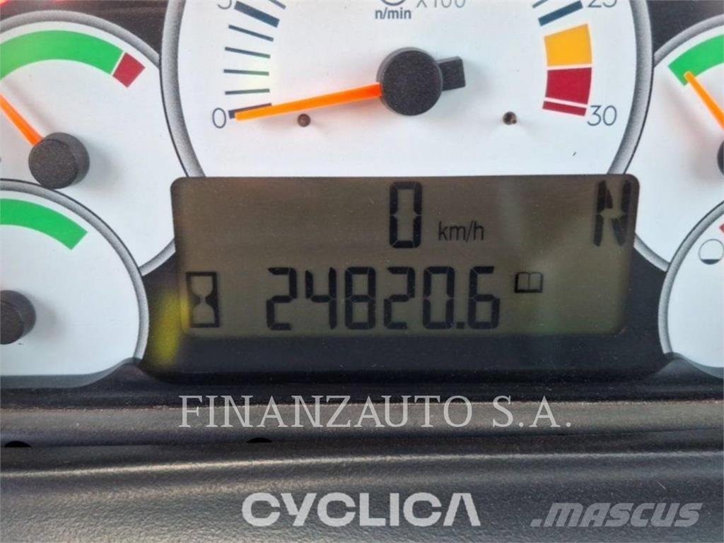 CAT 740 Zglobni demperi