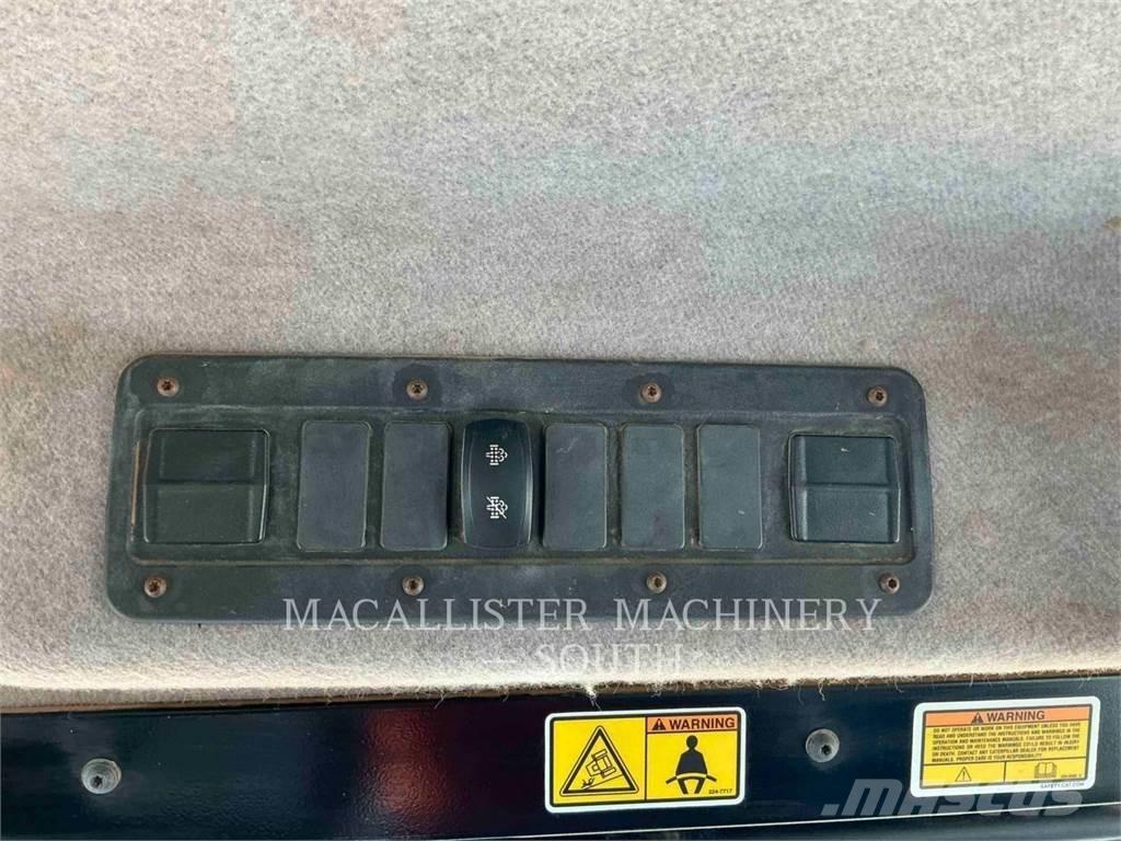 CAT 740B Zglobni demperi