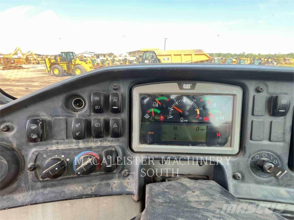 CAT 740B Zglobni demperi