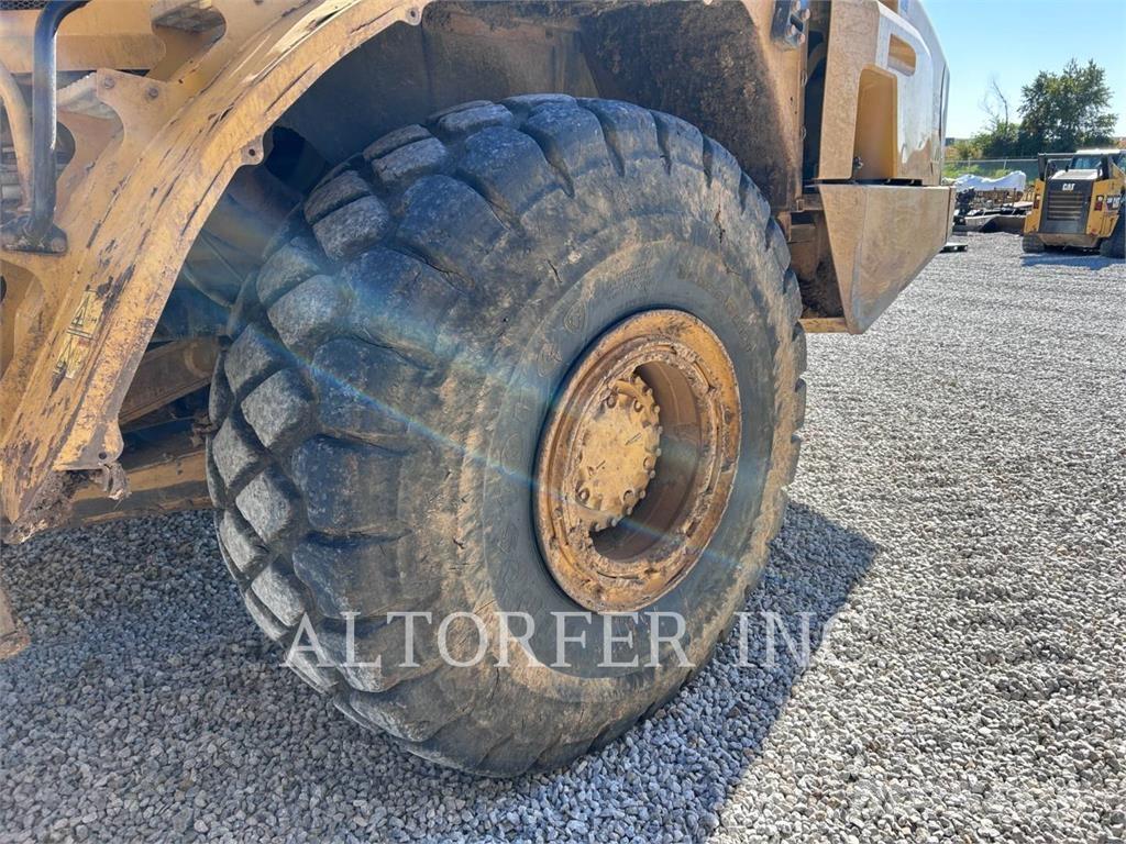 CAT 740B Zglobni demperi