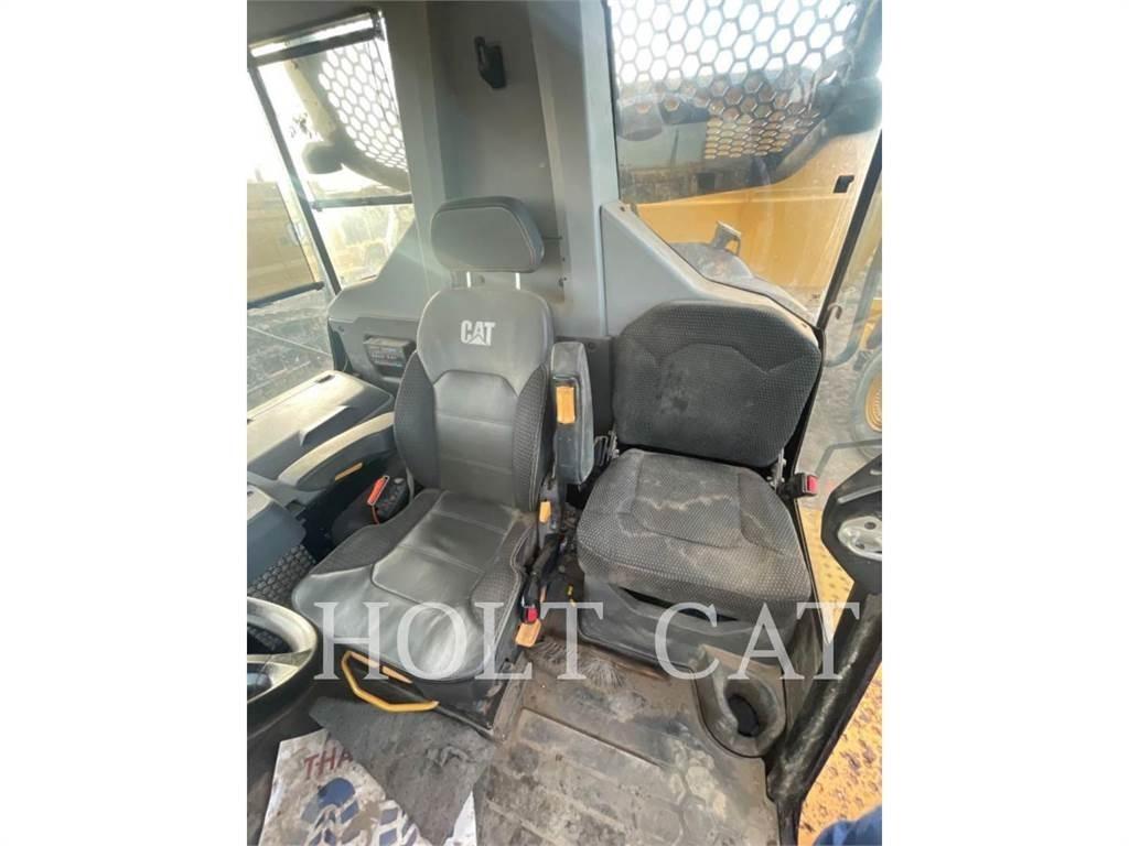 CAT 745 Zglobni demperi