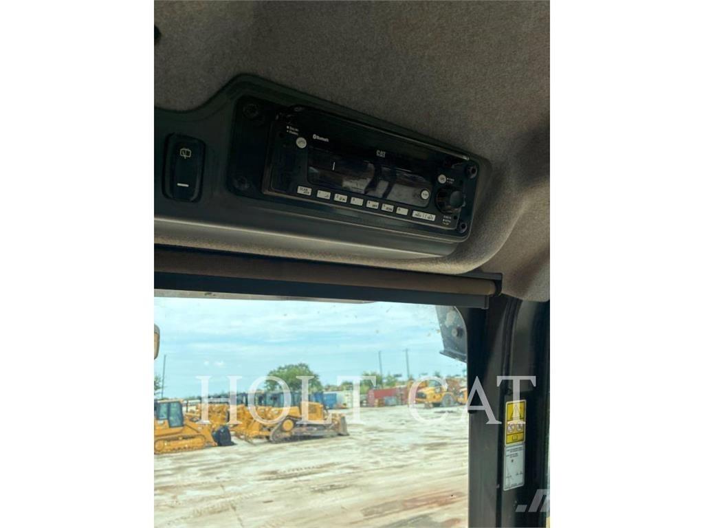 CAT 745 Zglobni demperi