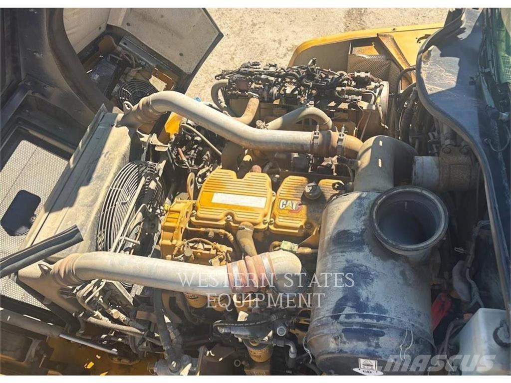 CAT 745 Zglobni demperi