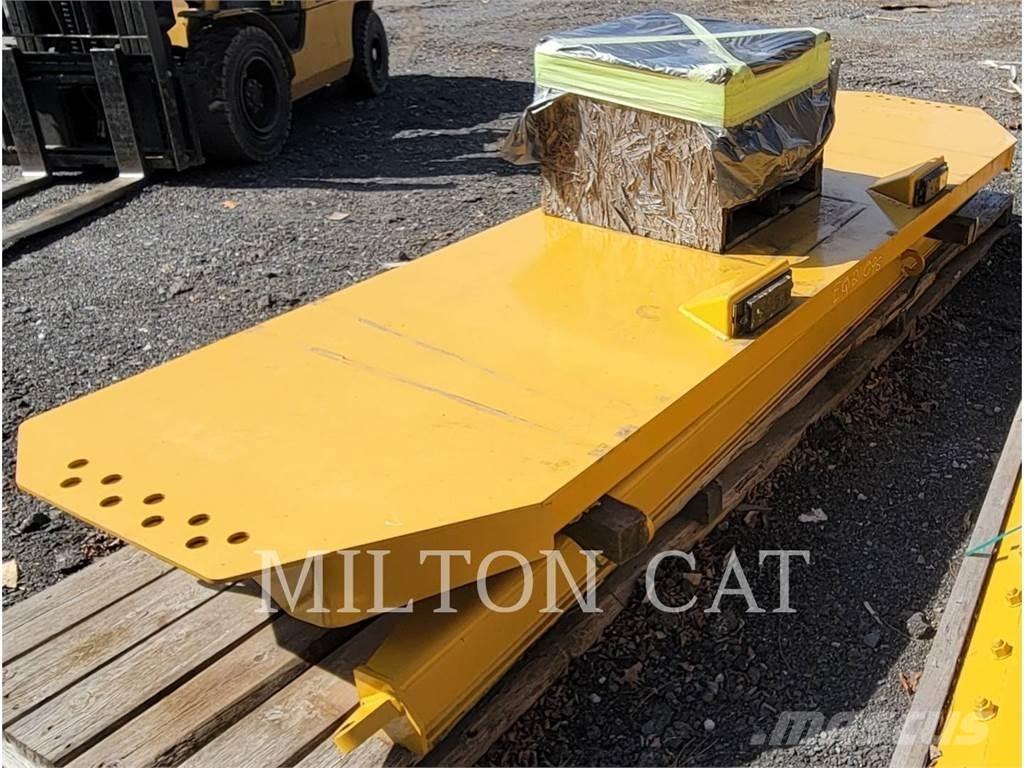 CAT 745 TAILGATE Šasije I ovjese