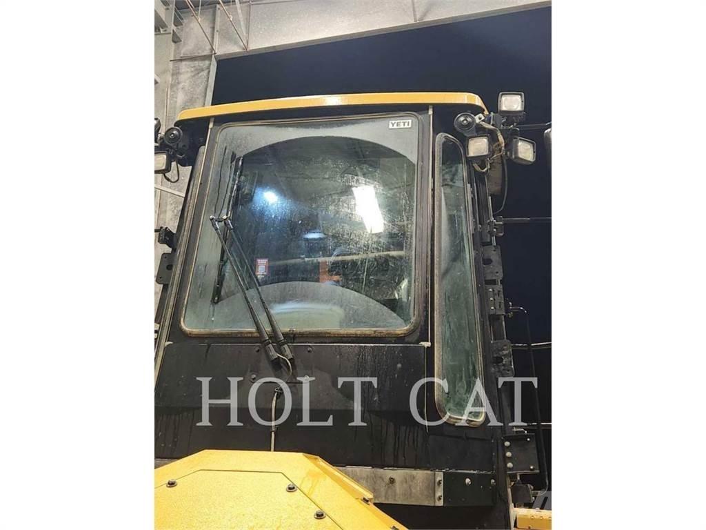 CAT 815 Kompaktori zemlje