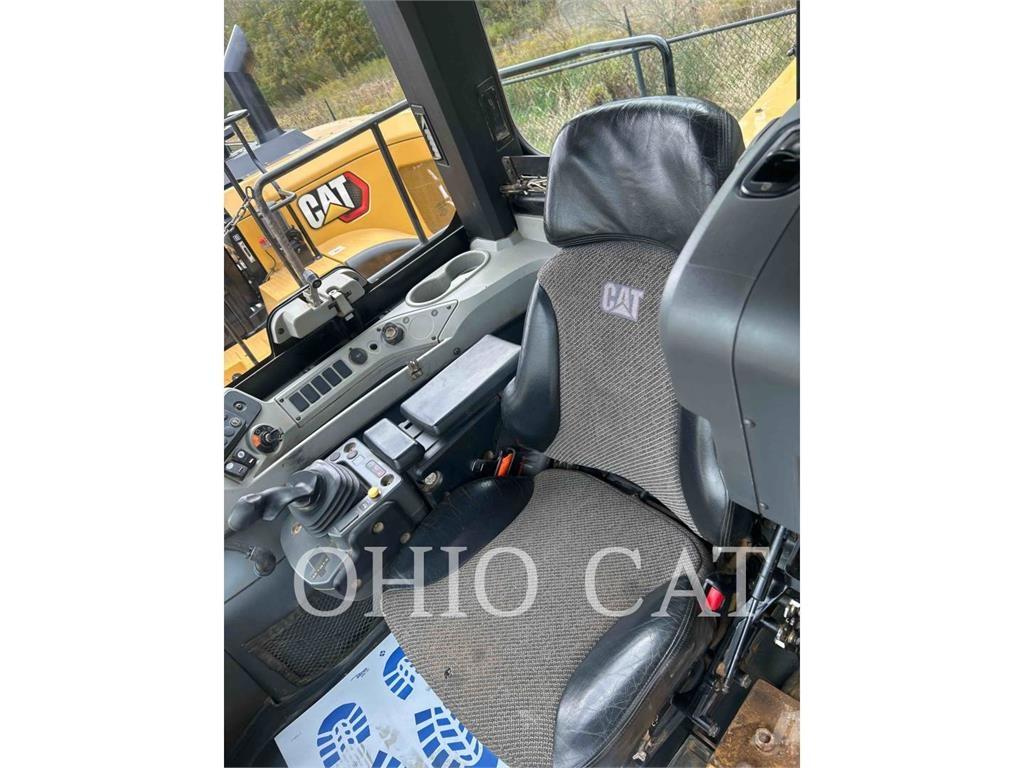 CAT 815K Buldožeri na kotačima