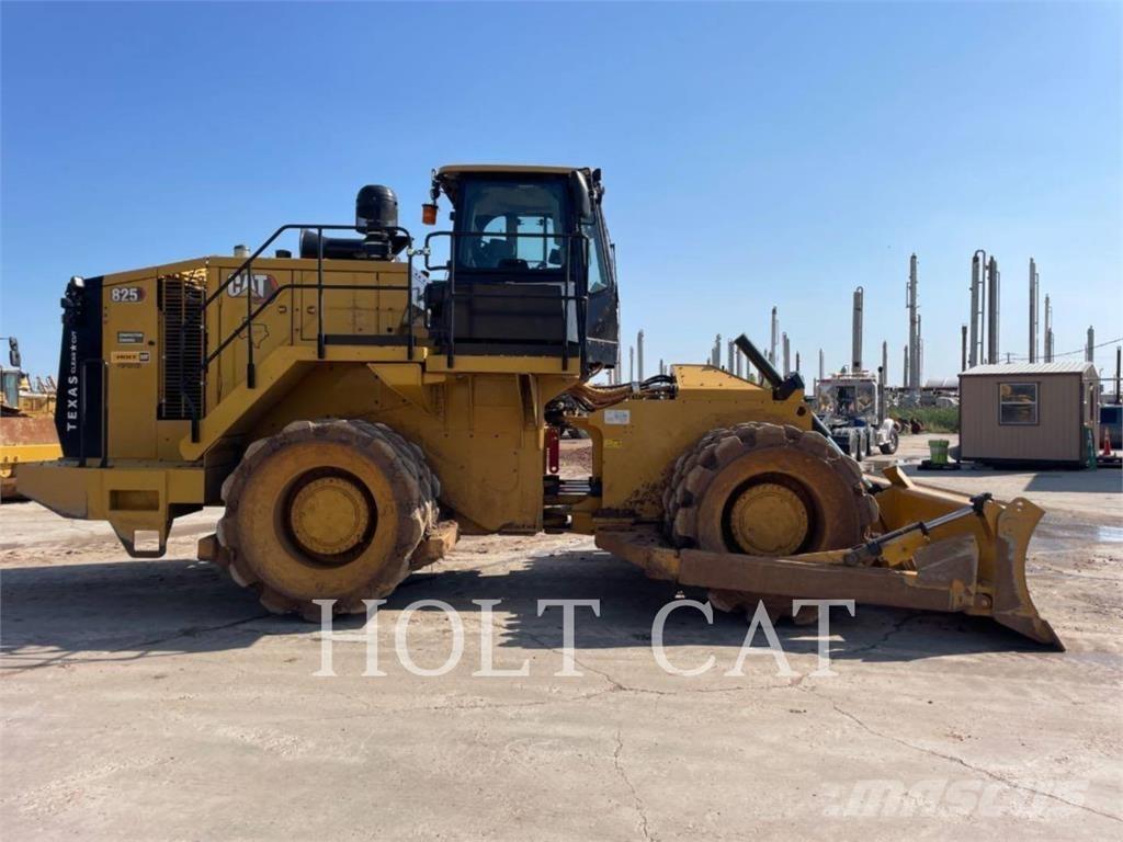 CAT 825 Kompaktori zemlje