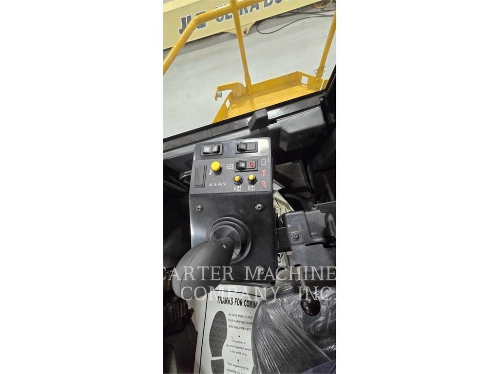 CAT 826H RBLD Kompaktori zemlje