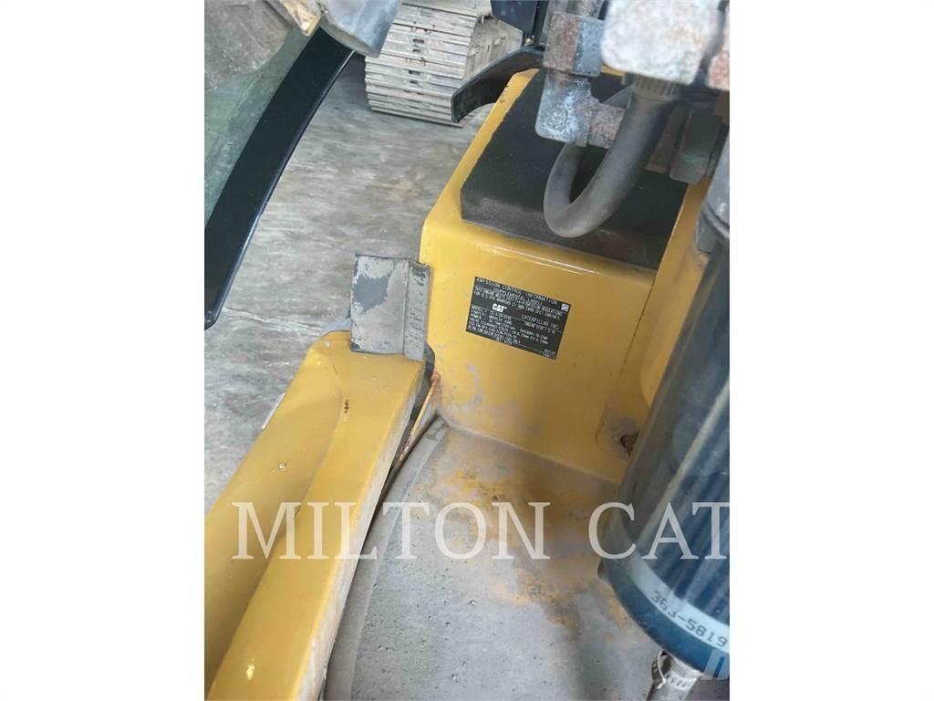 CAT 903D Utovarivači na kotačima