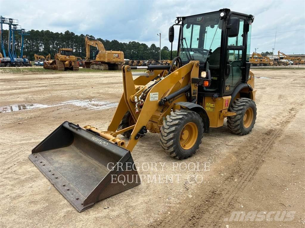 CAT 903D Utovarivači na kotačima
