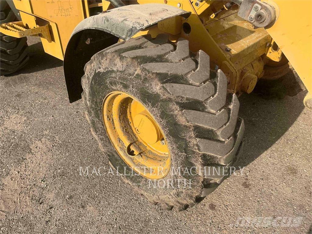 CAT 903D HARW Utovarivači na kotačima