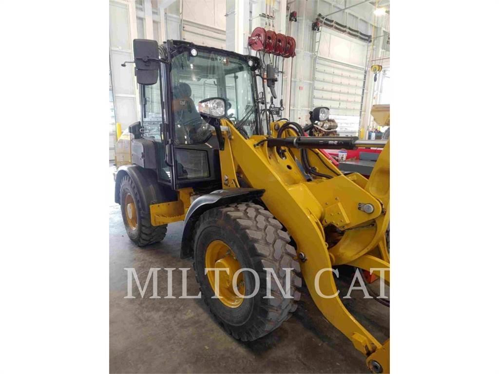 CAT 906 Utovarivači na kotačima