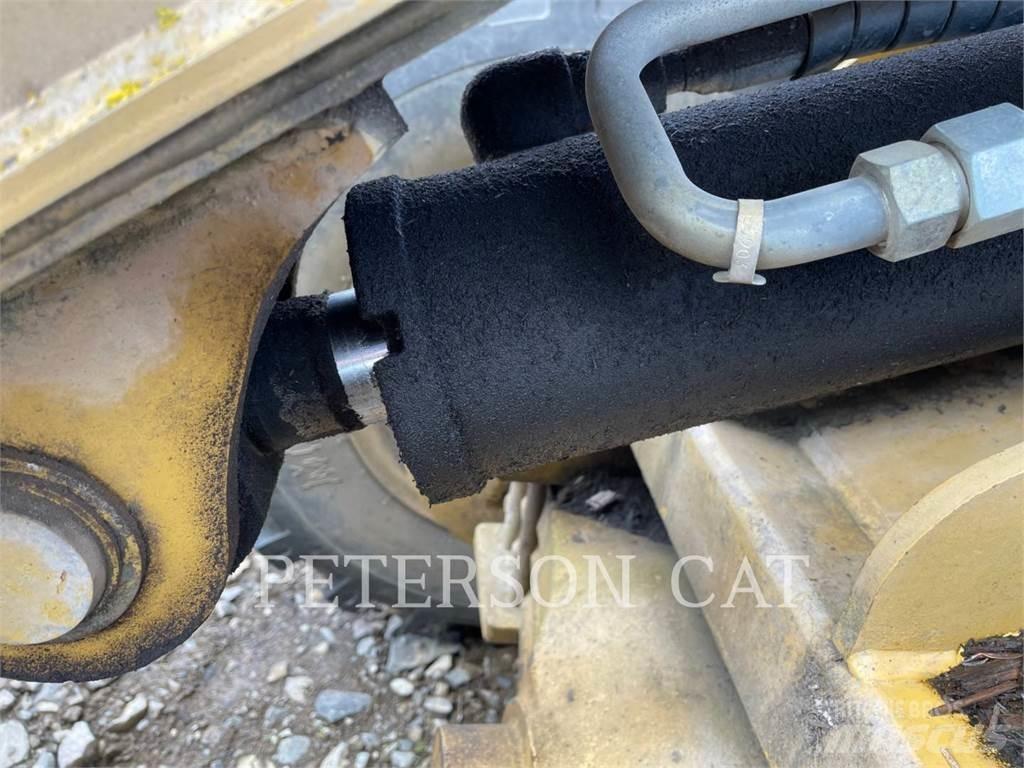 CAT 906 Utovarivači na kotačima