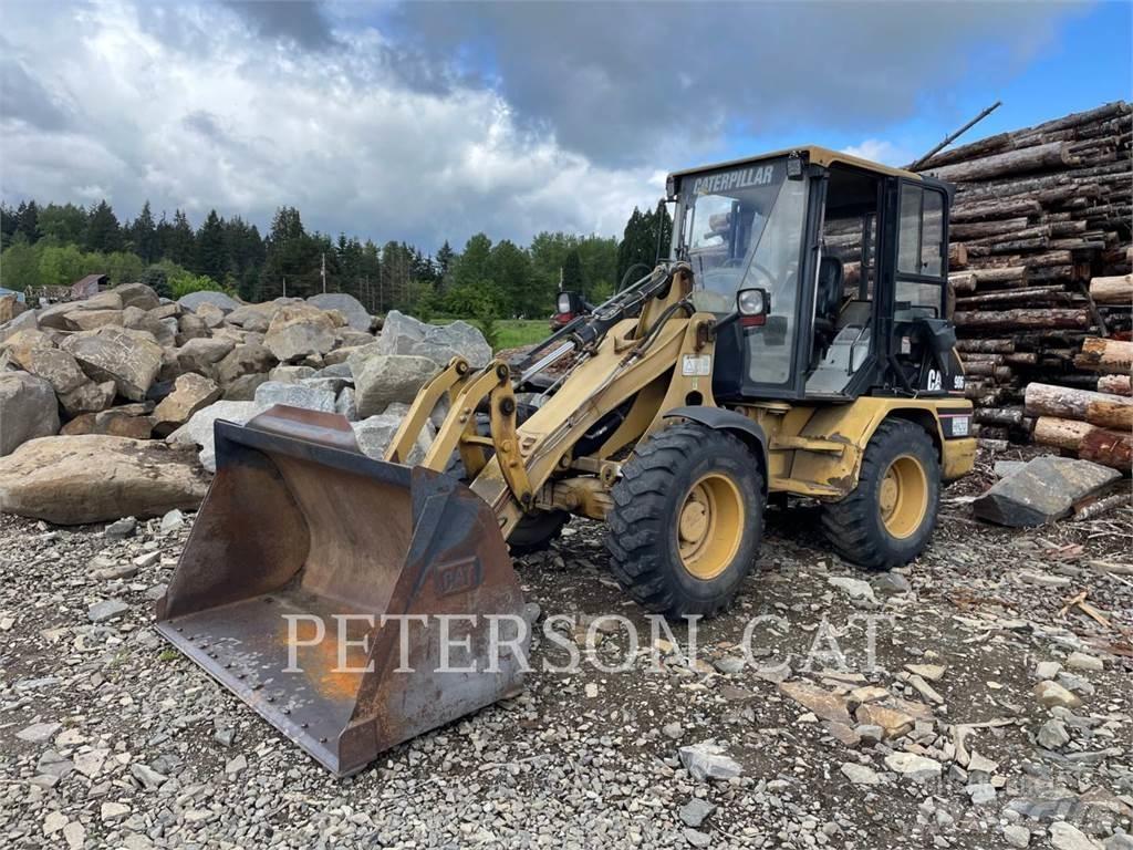 CAT 906 Utovarivači na kotačima