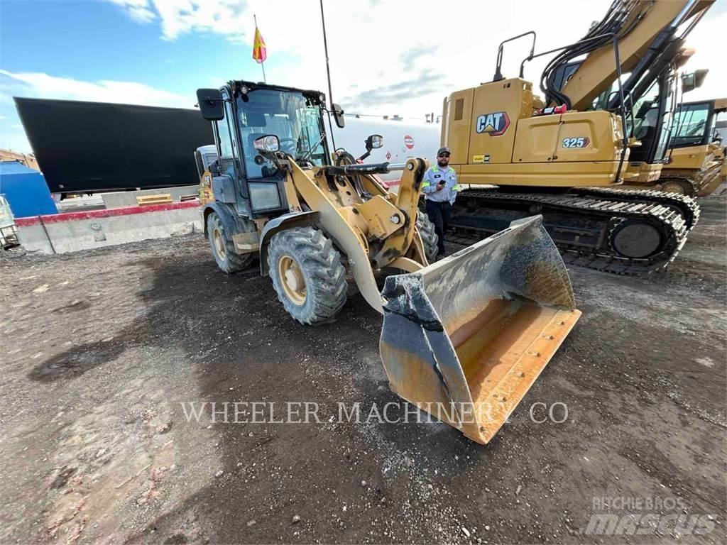 CAT 906 Utovarivači na kotačima