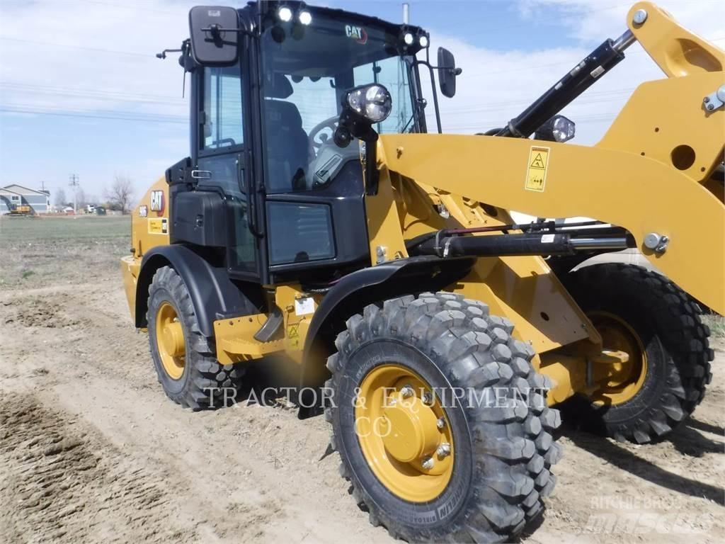 CAT 906 Utovarivači na kotačima