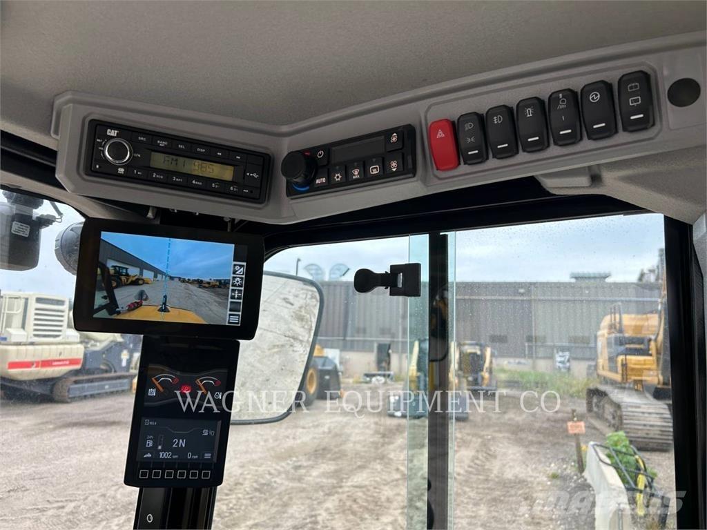 CAT 906 Utovarivači na kotačima