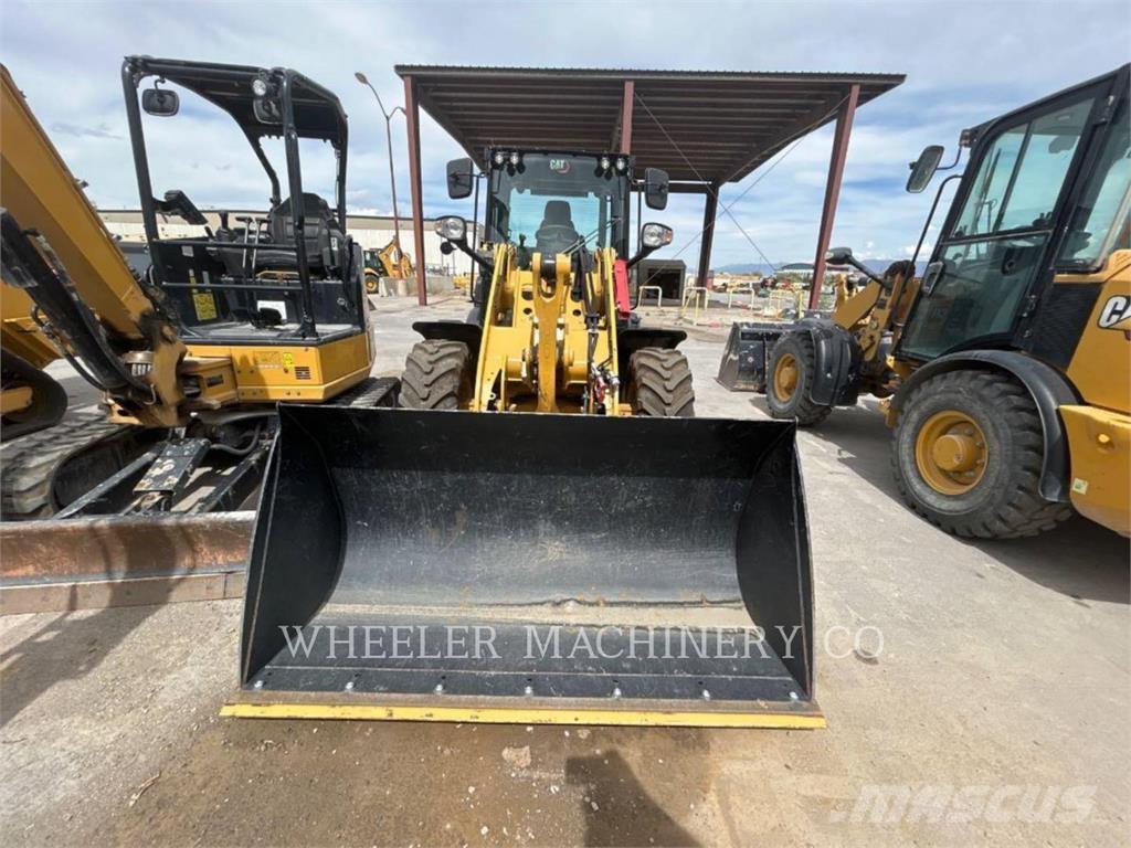 CAT 906 Utovarivači na kotačima