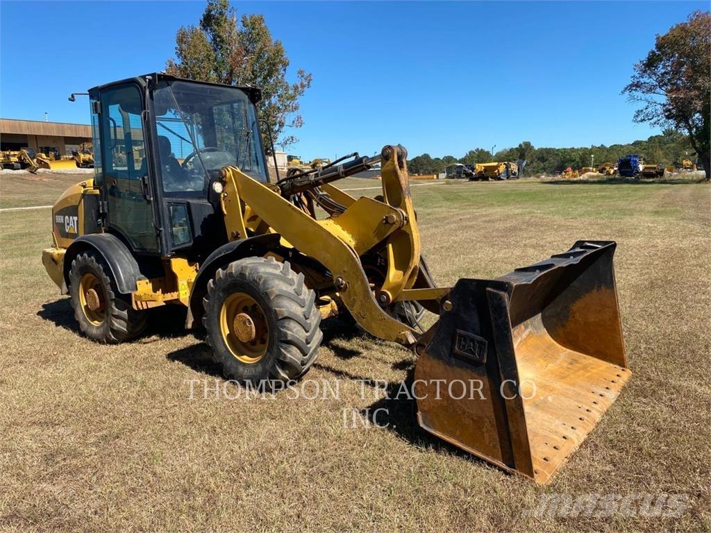 CAT 906 M Utovarivači na kotačima