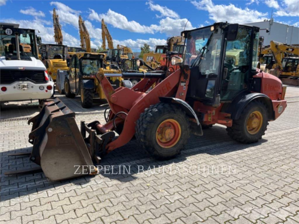 CAT 906H Utovarivači na kotačima