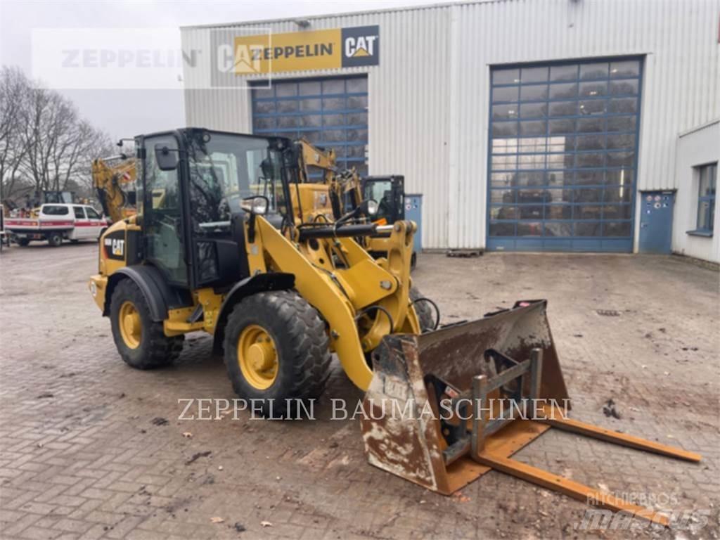 CAT 906M Utovarivači na kotačima