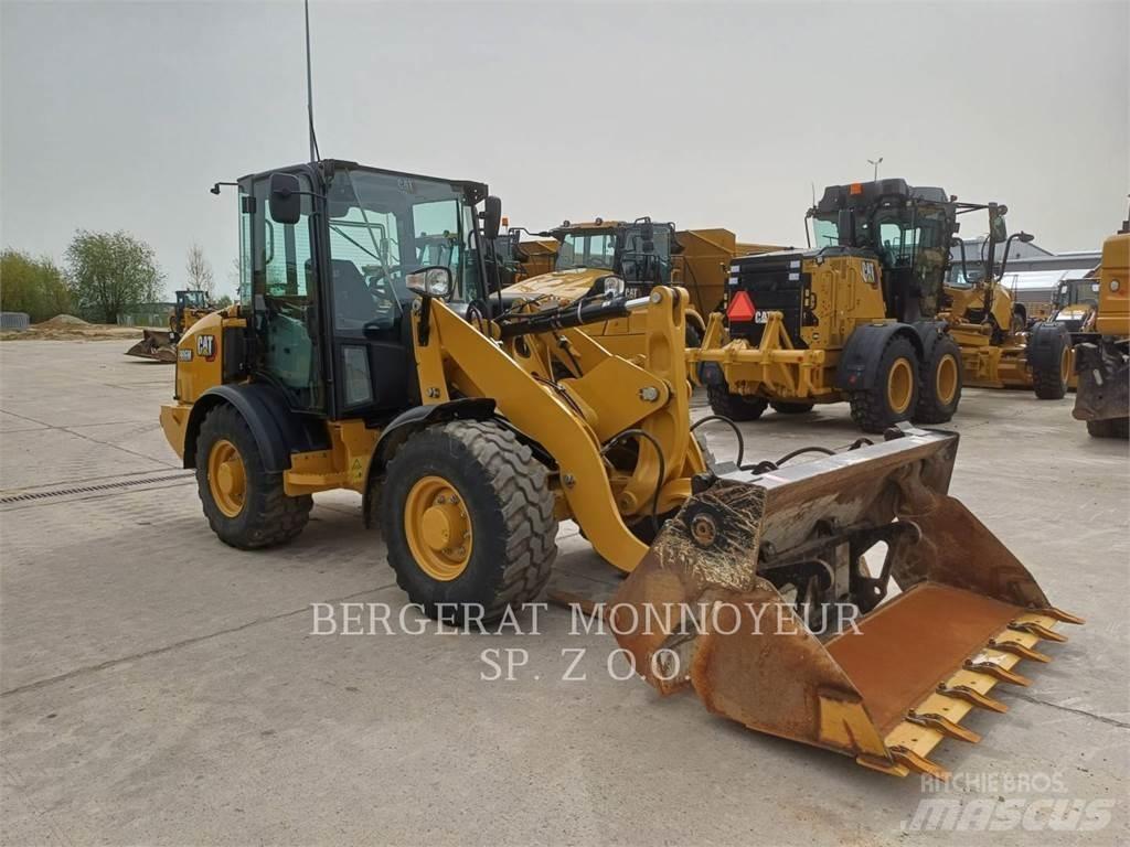 CAT 906M Utovarivači na kotačima