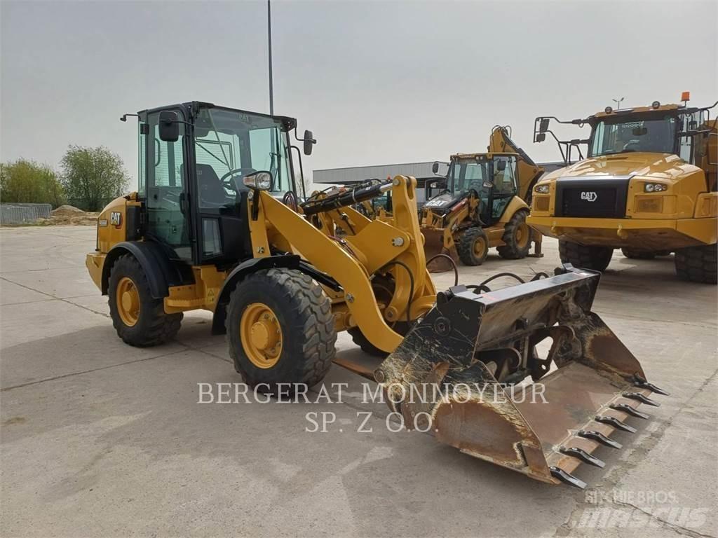 CAT 906M Utovarivači na kotačima
