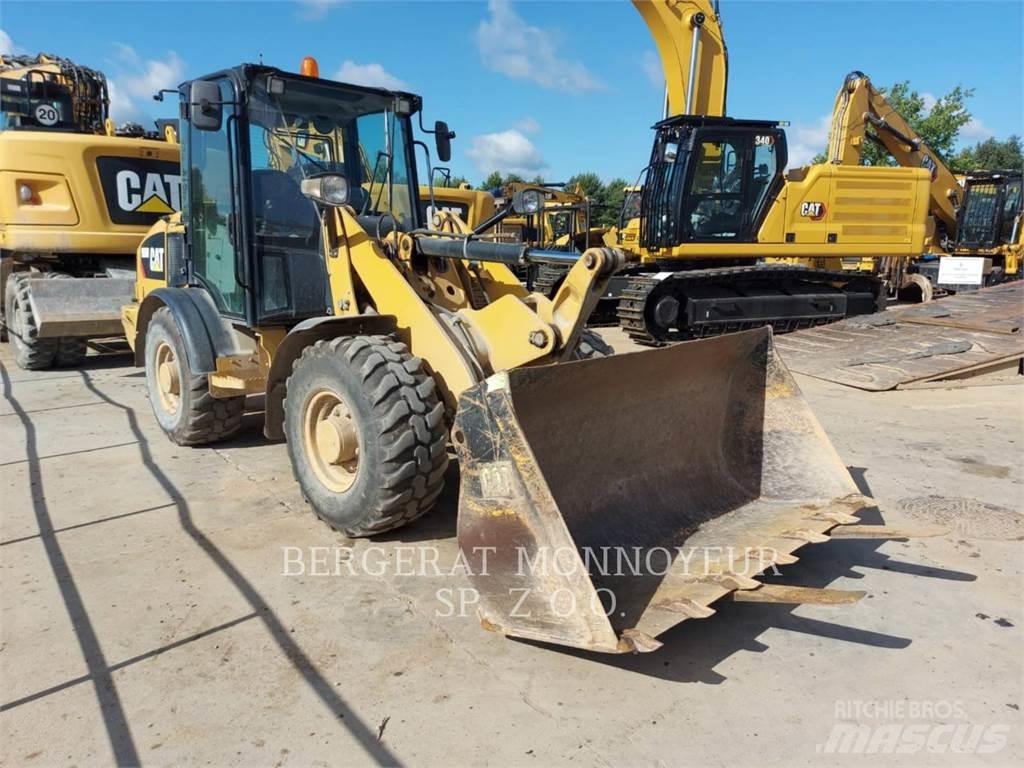 CAT 906M Utovarivači na kotačima